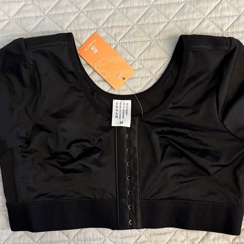 Feelingirl Shaped fitted Black Long Sleeve Top Size Medium.